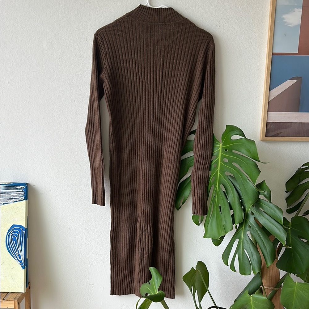 Elegant Brown Ribbed wool Dress - Picture 4 of 4